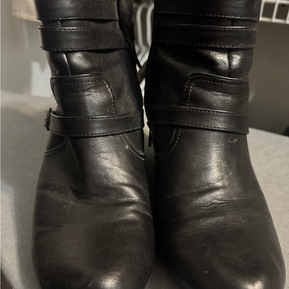 Kenneth Cole Reaction Black Wedges